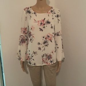 Bell Sleeve Floral top